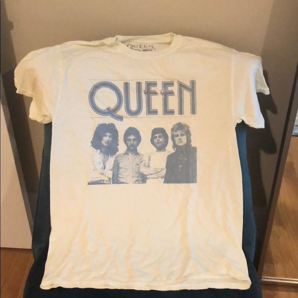 UO Queen Graphic Tee- Brand New w/o tags!